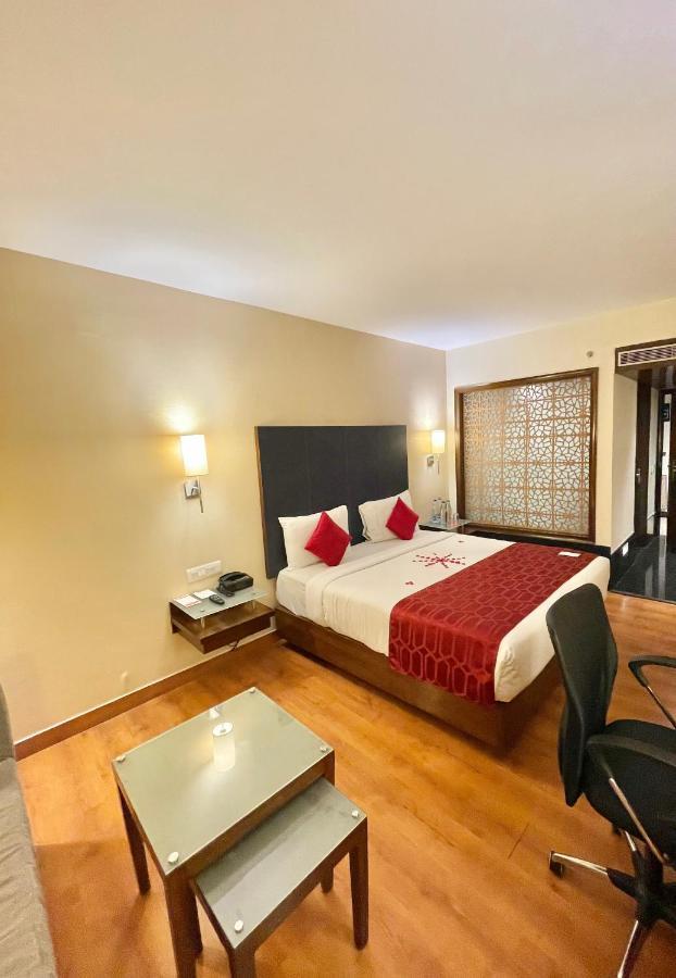 Отель Ramada By Wyndham Jaipur North Экстерьер фото