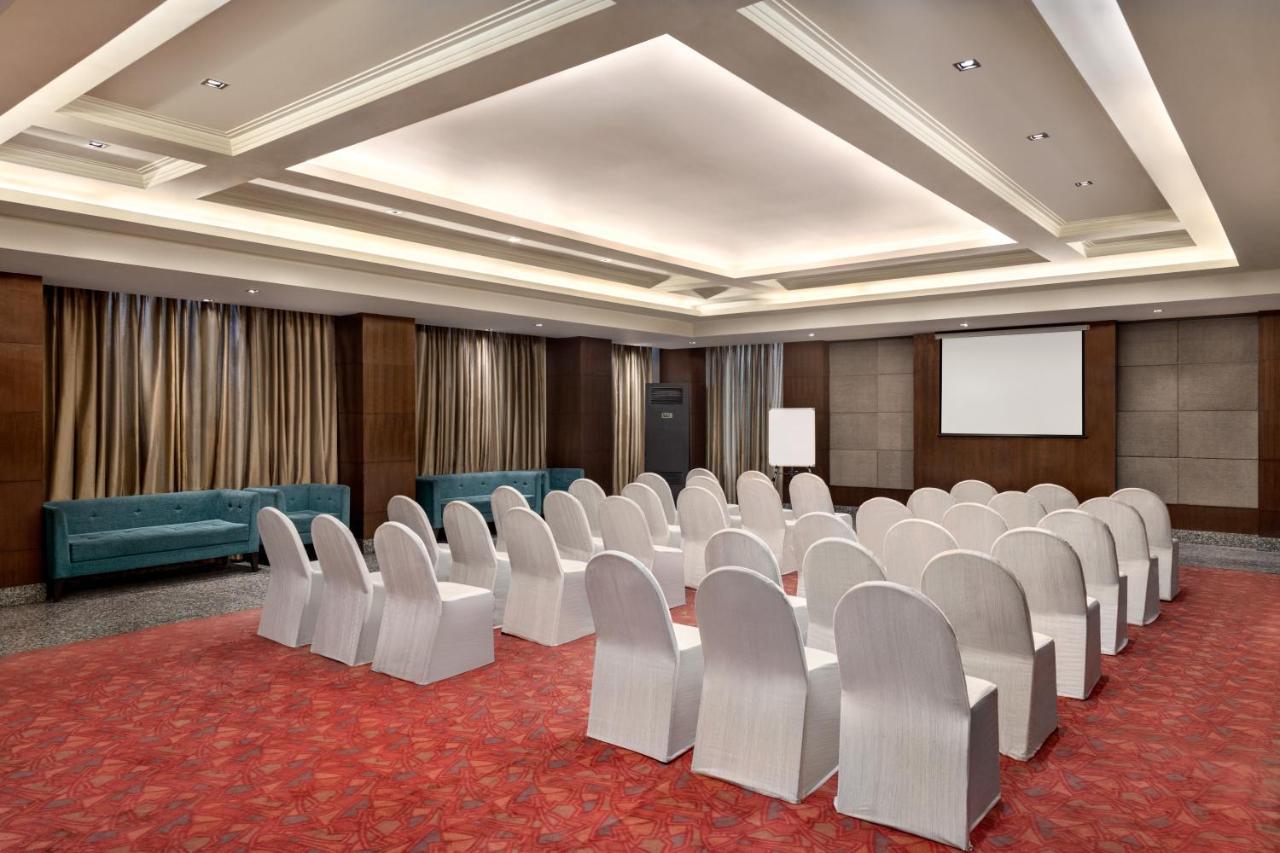 Отель Ramada By Wyndham Jaipur North Экстерьер фото