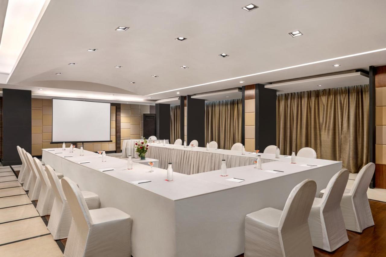 Отель Ramada By Wyndham Jaipur North Экстерьер фото