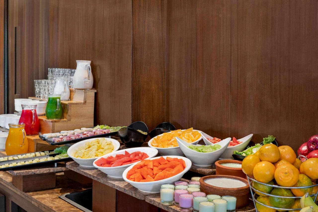 Отель Ramada By Wyndham Jaipur North Экстерьер фото