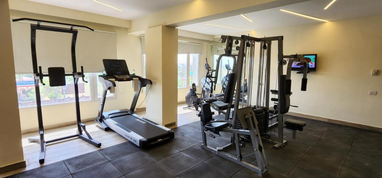 Отель Ramada By Wyndham Jaipur North Экстерьер фото