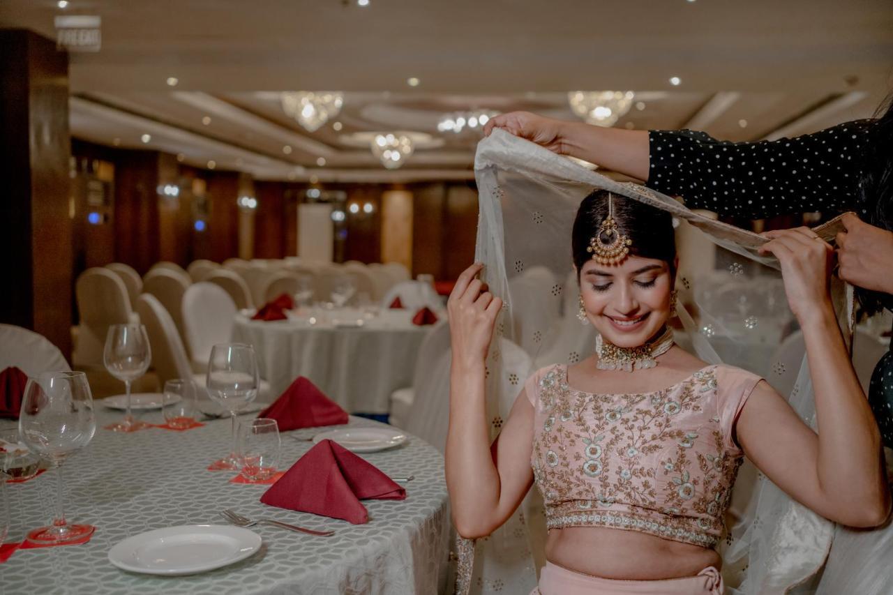 Отель Ramada By Wyndham Jaipur North Экстерьер фото