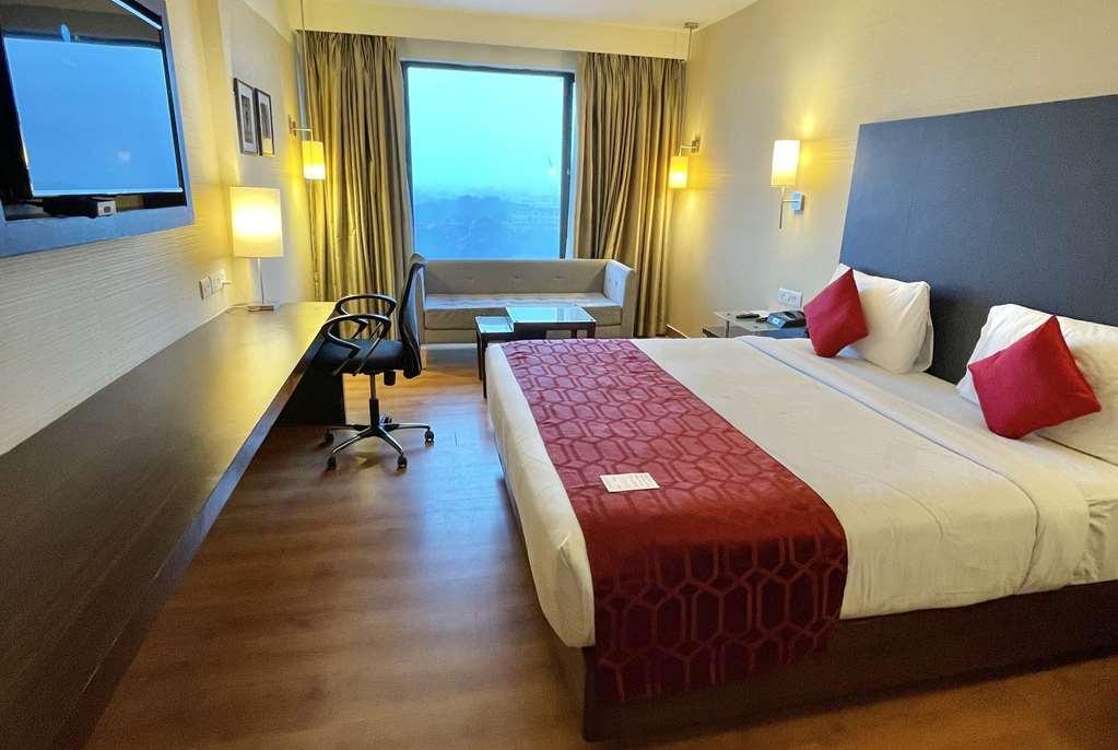 Отель Ramada By Wyndham Jaipur North Номер фото