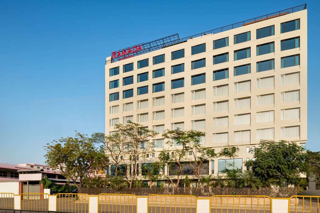 Отель Ramada By Wyndham Jaipur North Экстерьер фото